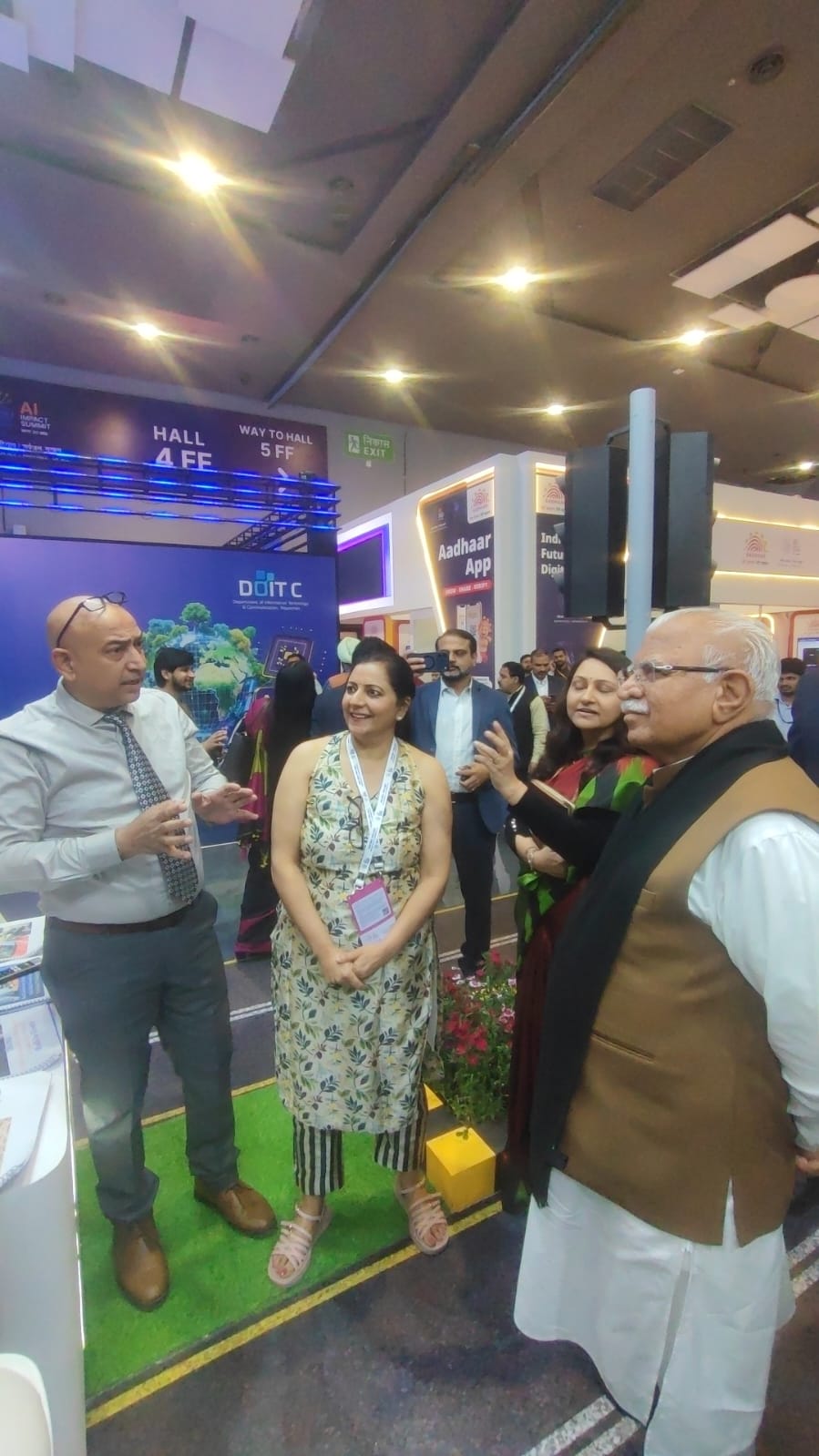 HanuAi-Rahul-Kalra-Prerna-Kalra-with-Minister - HanuAI Gallery